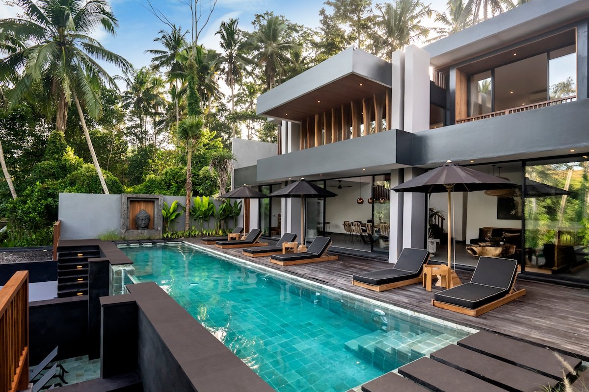 Eat • Play • Love • Bali